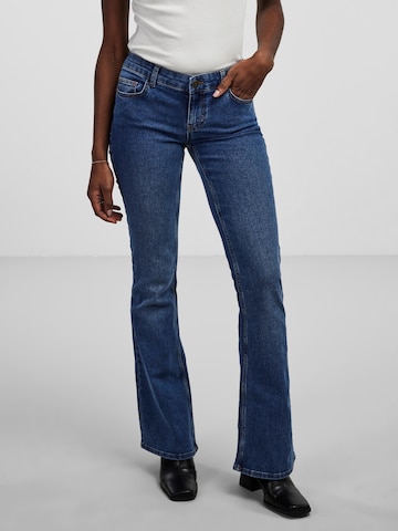 PIECES Flared Jeans 'PEGGY' in Blue: front