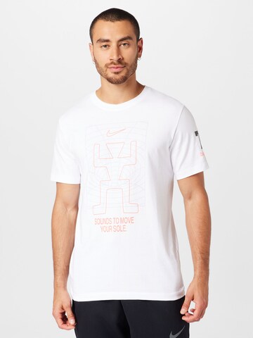 Nike Sportswear T-shirt i vit: framsida