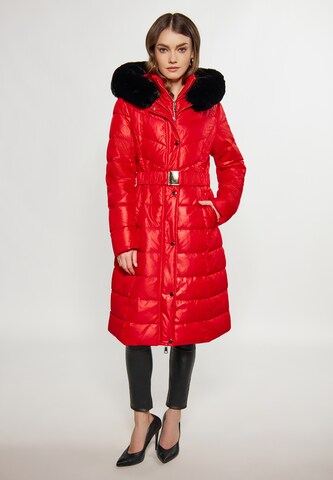 Cappotto invernale di faina in rosso