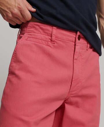 Coupe slim Pantalon chino Superdry en rose