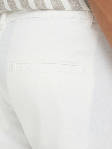 Regular Pantalon chino ' BHLikan ' BLEND en blanc