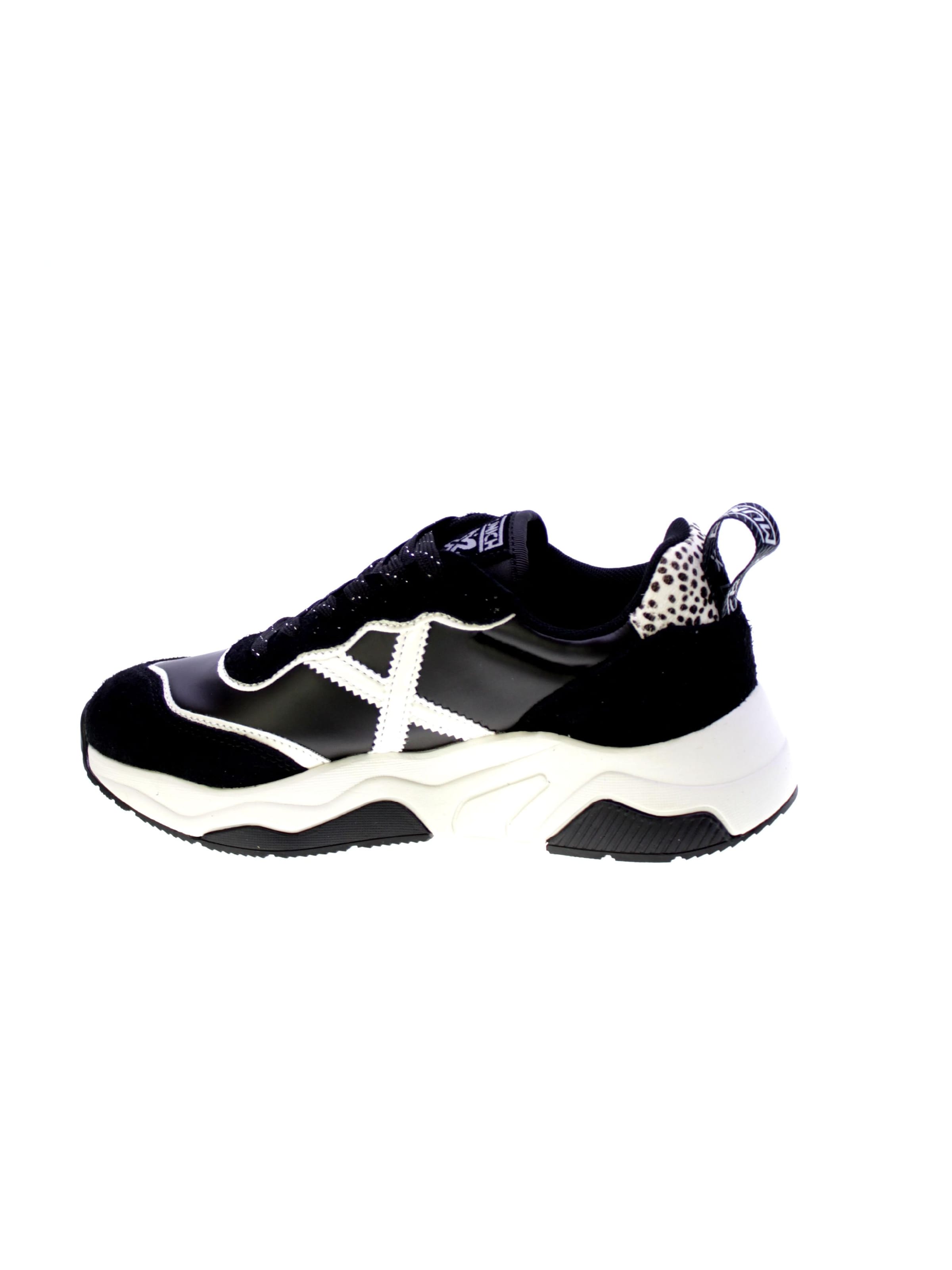 Scarpa sportiva di MUNICH in nero