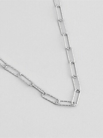 So Chic Necklace in Silver
