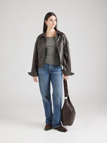 PIECES - Camiseta 'PCKITTE' en gris