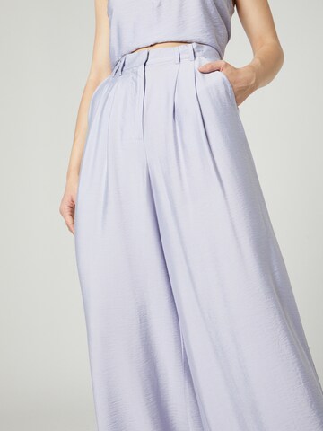 Wide leg Pantaloni con pieghe 'Finja' di Guido Maria Kretschmer Women in lilla