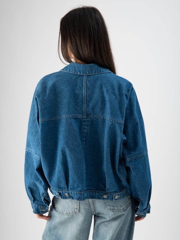MND Between-season jacket in Blue