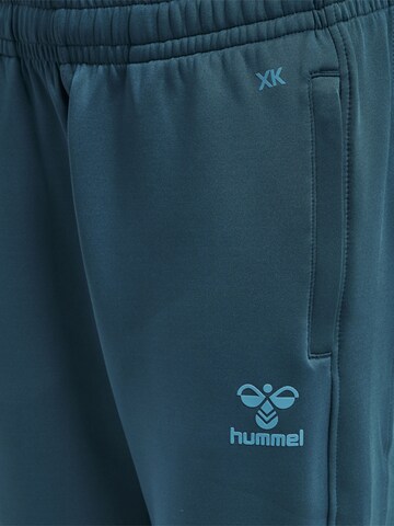 Hummel Slimfit Sporthose in Blau