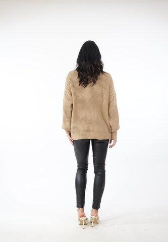 Elara Neulepaita värissä beige