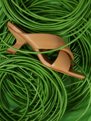 Estro Sandaal '681001' in Bruin