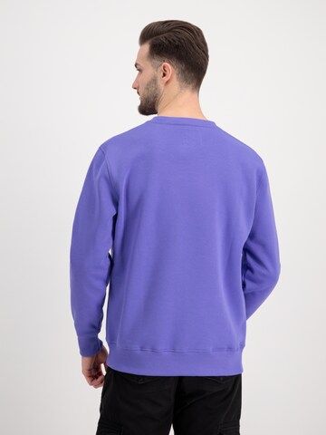 ALPHA INDUSTRIES Sweatshirt in Lila