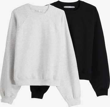 BershkaSweater majica - siva boja: prednji dio
