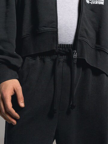 Bershka Широки крачоли Дънки в черно