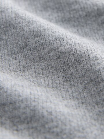 pilka Next Megztinis