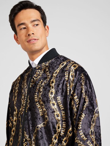 Versace Jeans Couture Ζακέτα φούτερ σε μαύρο