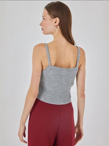 Bigdart Knitted Top in Grey