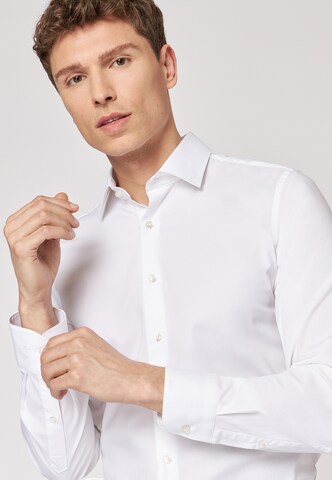 Coupe slim Chemise business ROY ROBSON en blanc