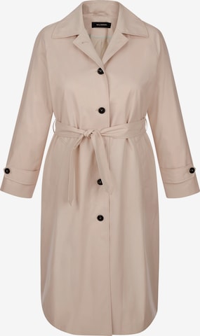 Sara Lindholm Between-Seasons Coat in Beige: front