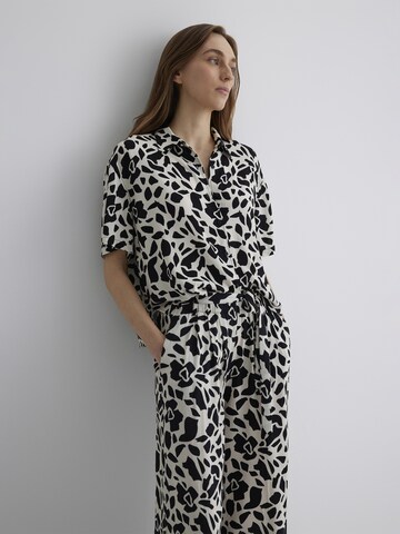 Mavi Blouse in White: front