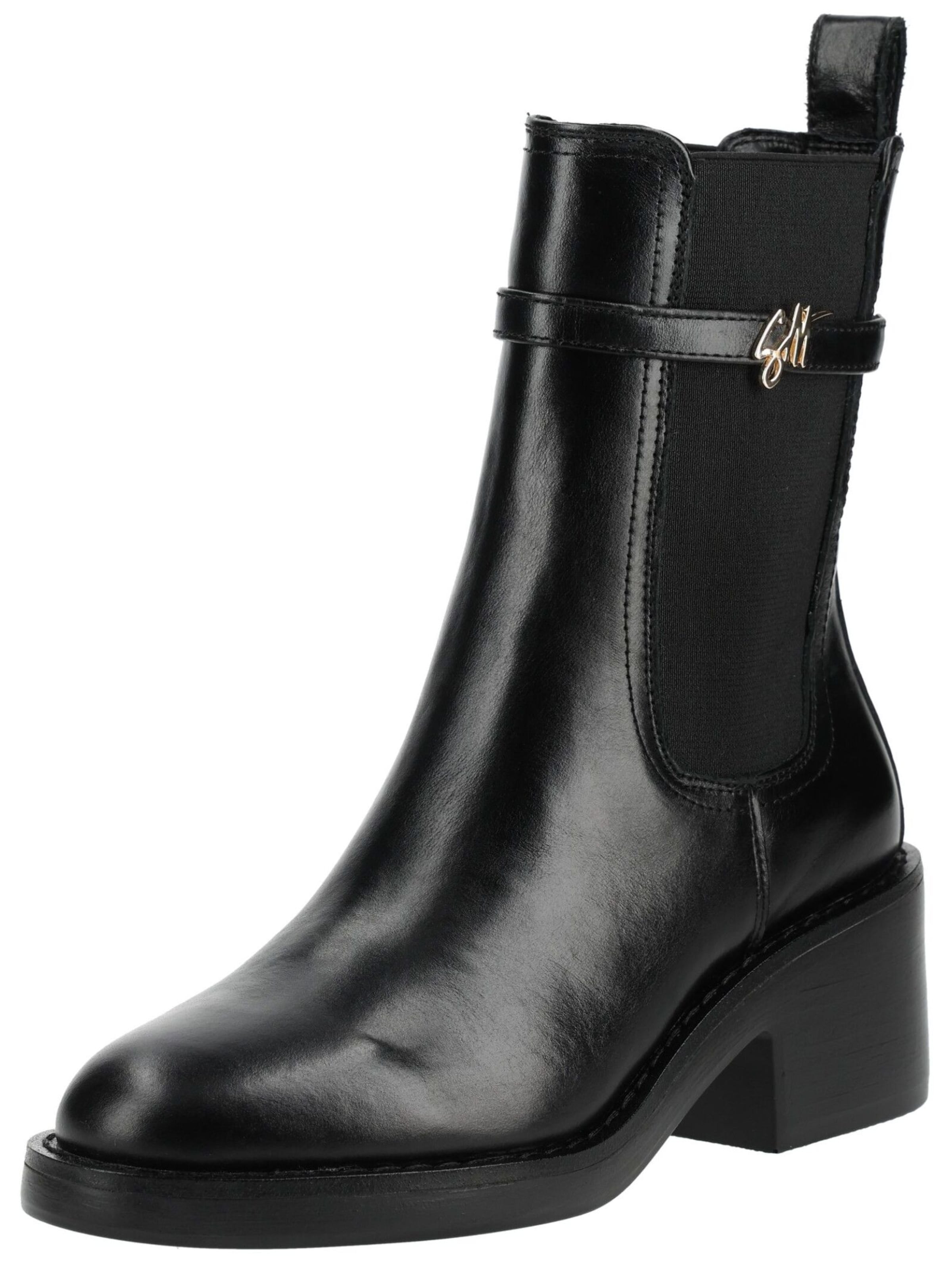 STEVE MADDEN Bootie in Black: front