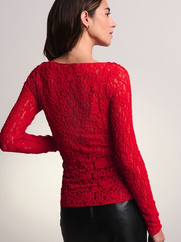 Next Shirt in Red: front
