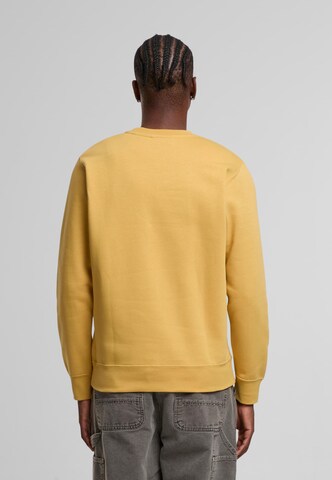 Nike Sportswear Regular fit Sweatshirt 'Club Fleece' in Yellow