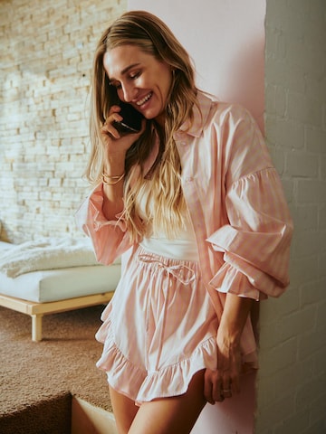 Tatiana Zidekova - Blusa en amarillo