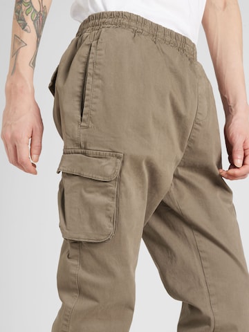 Slimfit Pantaloni cargo di AÉROPOSTALE in verde