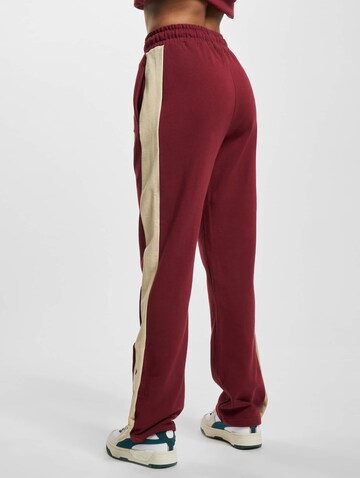 Regular Pantalon 'Kansas' ROCAWEAR en rouge