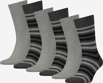 Chaussettes TOMMY HILFIGER en gris : devant