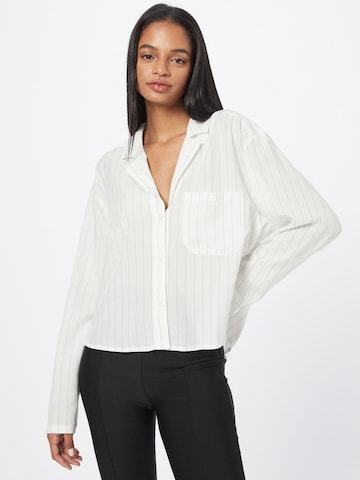 WEEKDAY Blouse in White: front