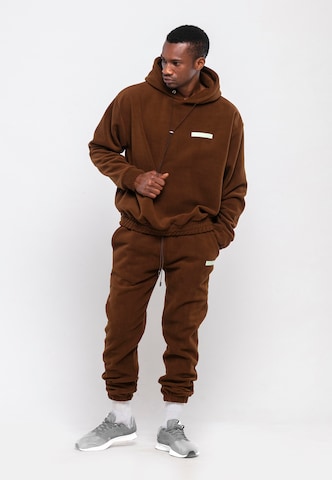 Tom Barron Tracksuit in Brown: front