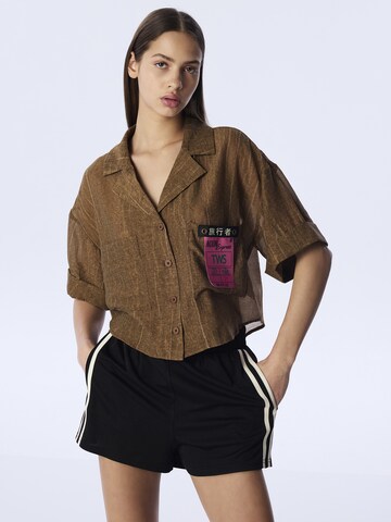 Twist Blouse in Bruin: voorkant