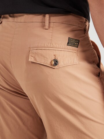 Regular Pantaloni cutați de la La Martina pe maro