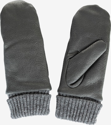 Whistler Athletic Gloves 'Chictini' in Black: front