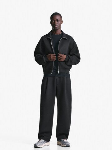 Hanorac de la Bershka pe negru