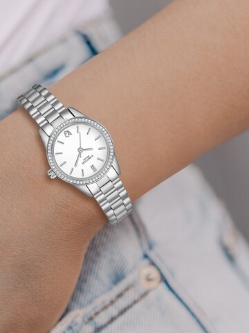 Montre à affichage analogique Glanzstücke München en argent : devant