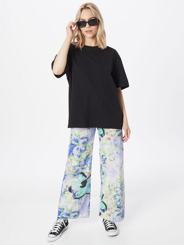 WEEKDAY Oversize t-shirt i svart