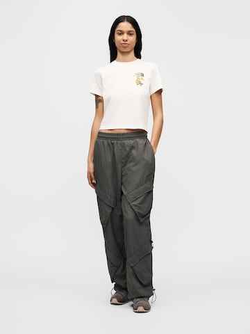 Tricou de la THE NORTH FACE pe alb