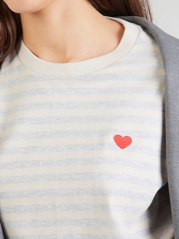 ABOUT YOU - Camiseta 'Ruth' en gris