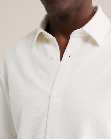 WE Fashion Regular fit Businessskjorta i vit