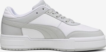 Baskets basses PUMA en blanc