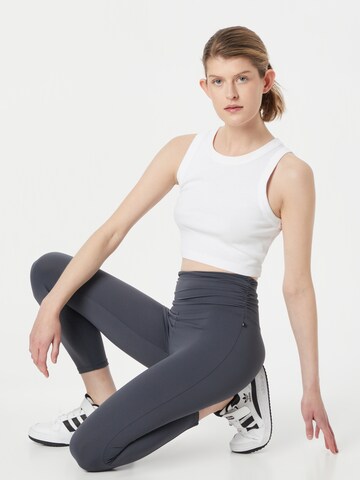 Skinny Pantaloni sportivi 'ARIA' di Marika in grigio