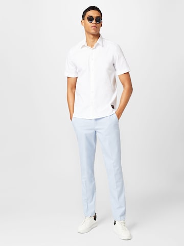 Coupe regular Chemise 'Ebor' HUGO en blanc