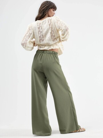 Busem Loosefit Broek in Groen