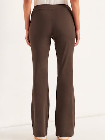 évasé Pantalon Cellbes of Sweden en marron