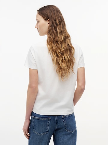 Tricou de la Tommy Jeans pe alb