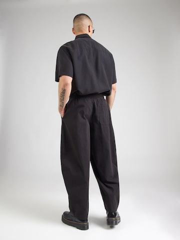 WEEKDAYBarrel Hlače 'Dante Cocoon' - crna boja