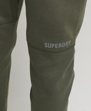 Superdry Tapered Hose 'Code Tech' in Grün