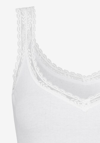 Chemise de nuit s.Oliver en blanc