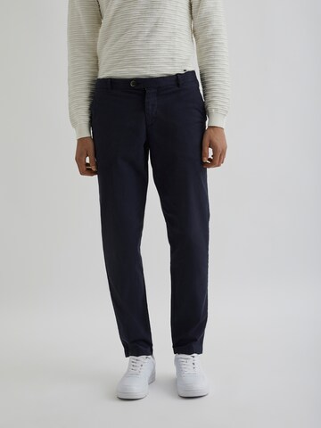 Bertoni Tapered Chino 'Bloch' in Blauw: voorkant